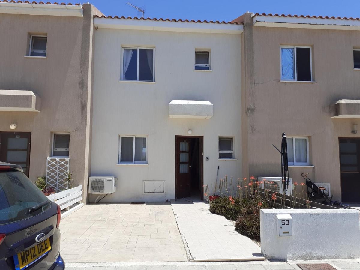Beautiful 2-Bed House In Mandria Paphos Βίλα Εξωτερικό φωτογραφία