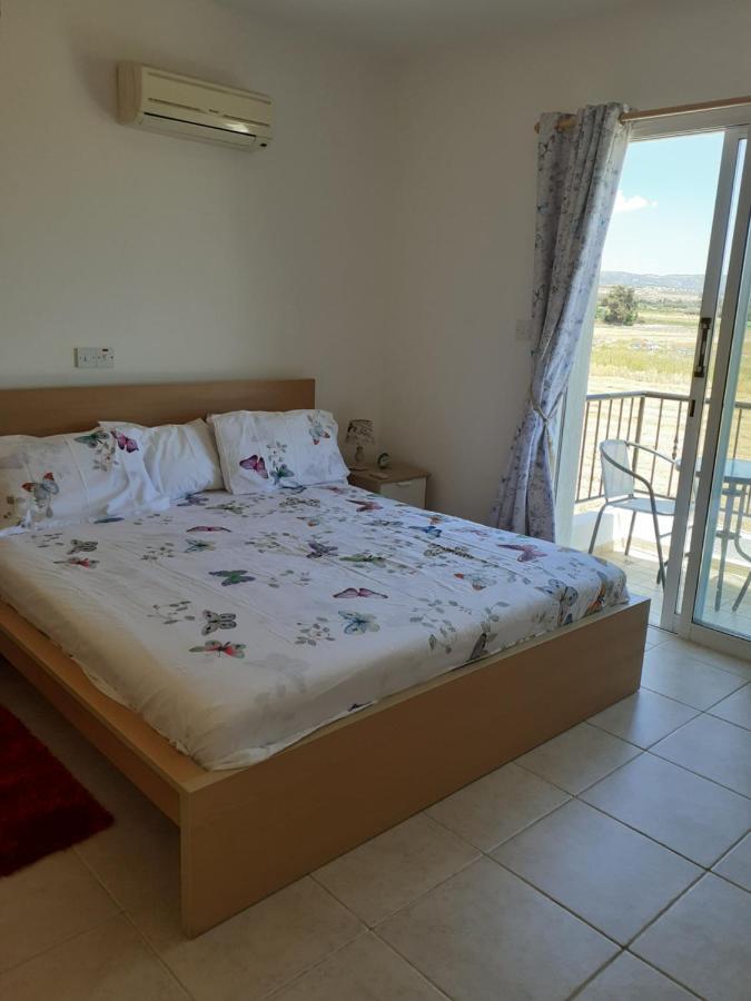 Beautiful 2-Bed House In Mandria Paphos Βίλα Εξωτερικό φωτογραφία
