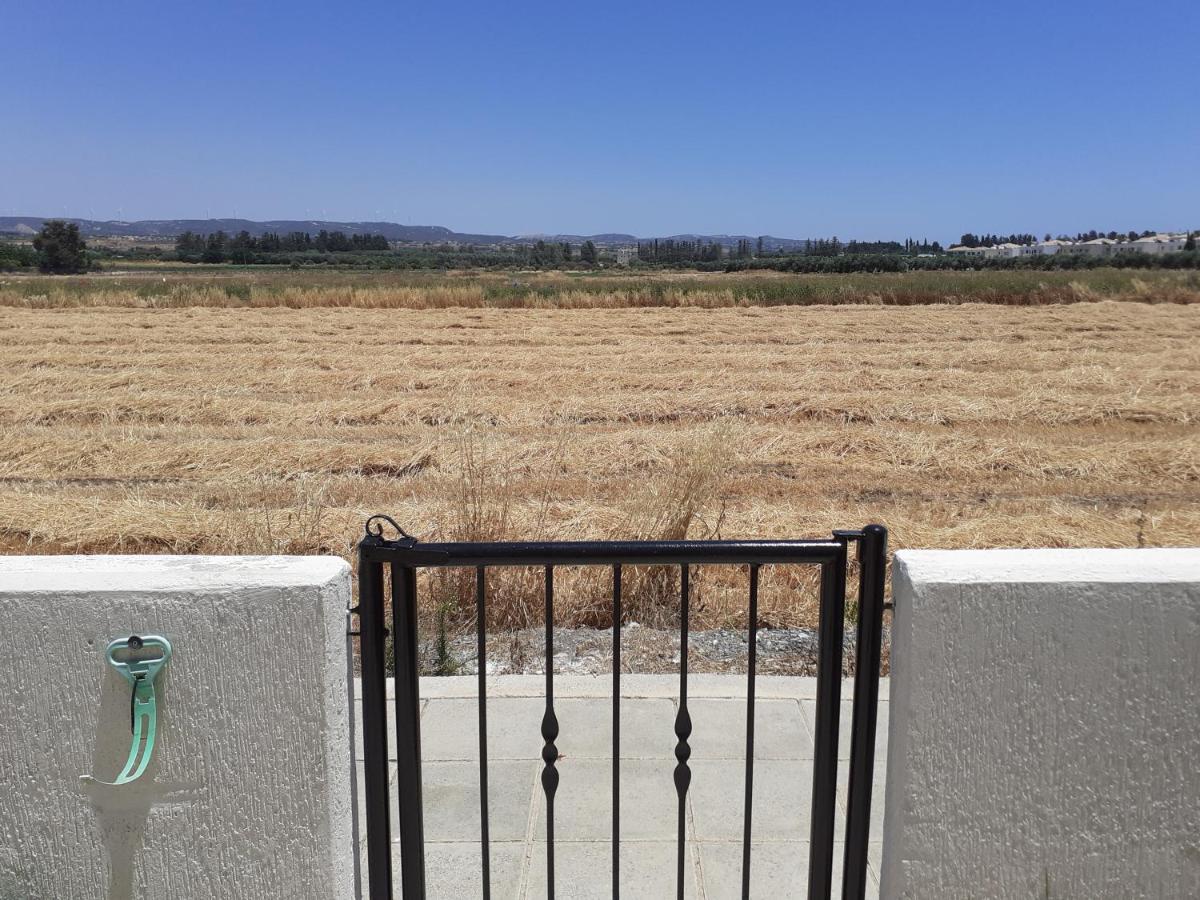 Beautiful 2-Bed House In Mandria Paphos Βίλα Εξωτερικό φωτογραφία
