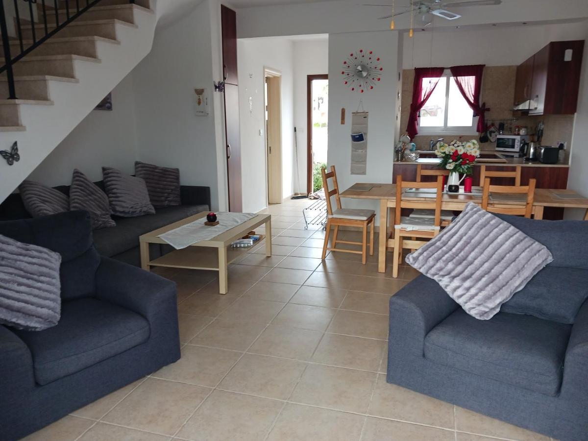 Beautiful 2-Bed House In Mandria Paphos Βίλα Εξωτερικό φωτογραφία