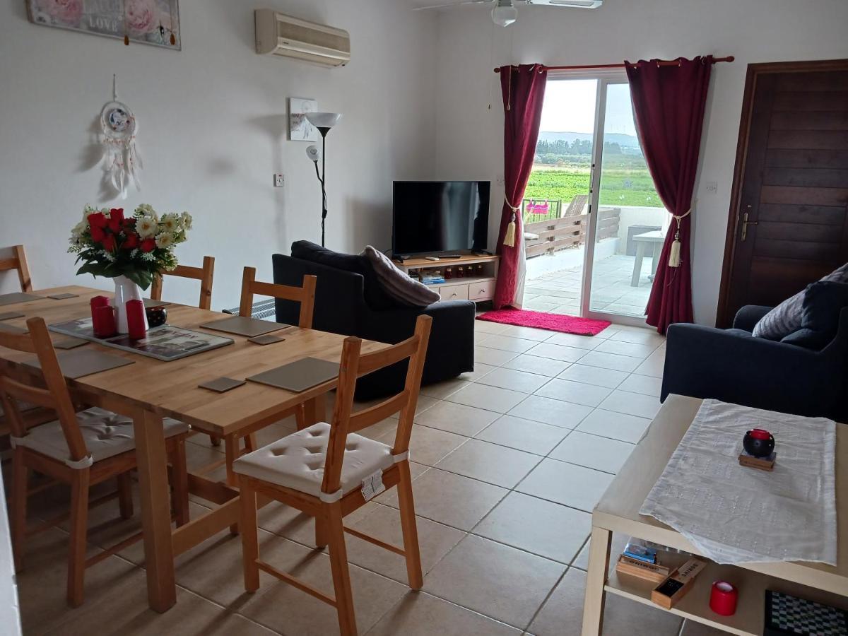 Beautiful 2-Bed House In Mandria Paphos Βίλα Εξωτερικό φωτογραφία