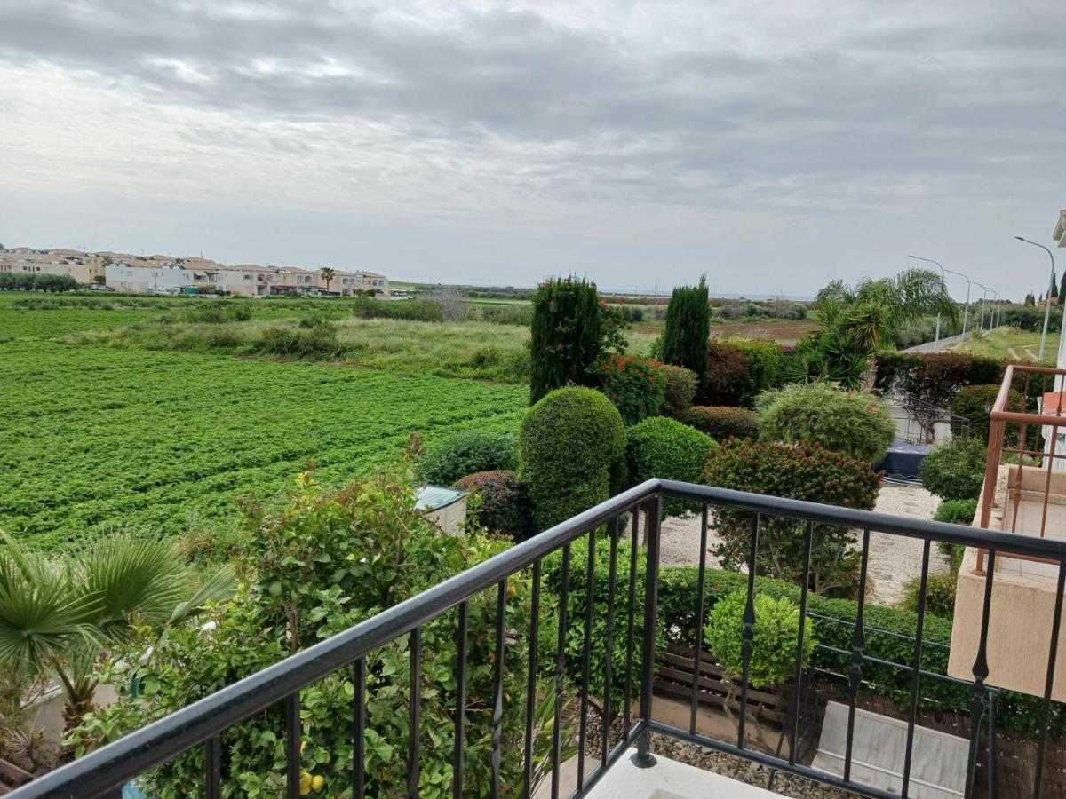 Beautiful 2-Bed House In Mandria Paphos Βίλα Εξωτερικό φωτογραφία